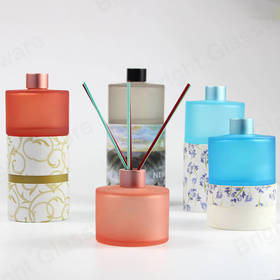 venta al por mayor lujo vacío 200ml nuevo diseño colorido difusor botella difusora con tapa y caja de regalo