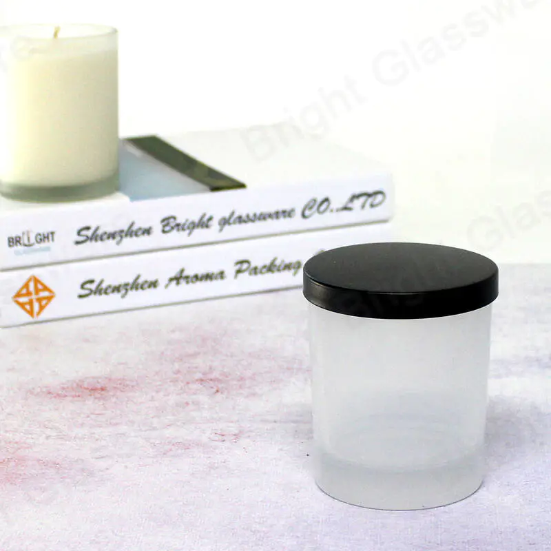 中国制造商小蜡烛杯哑光黑色金属铁盖硅胶圈