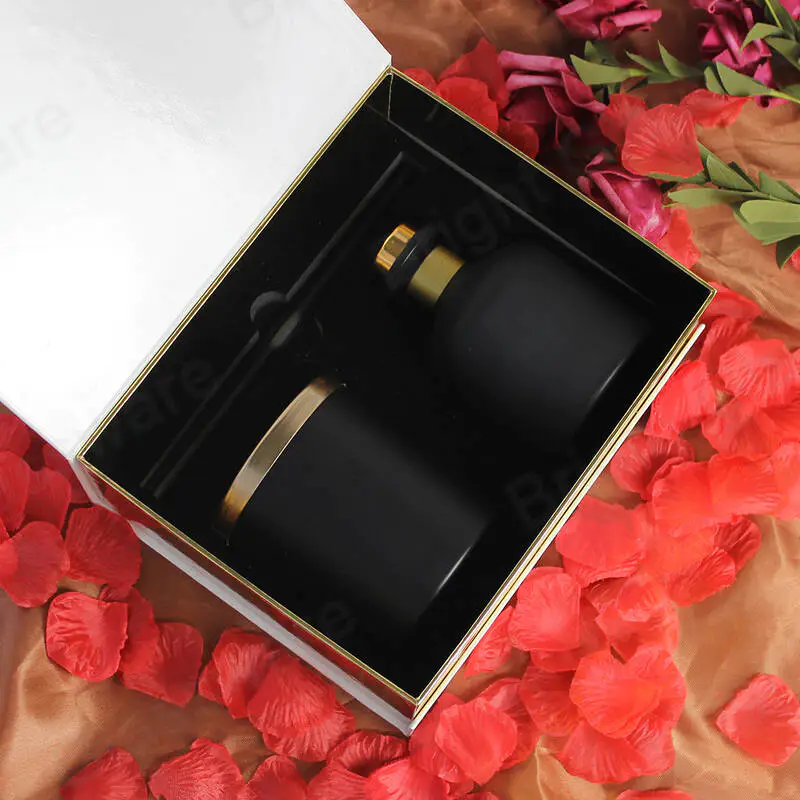 Venta al por mayor Custom Luxury Home Fragrance Scented Candle Reed Diffuser Set con palos y caja de embalaje