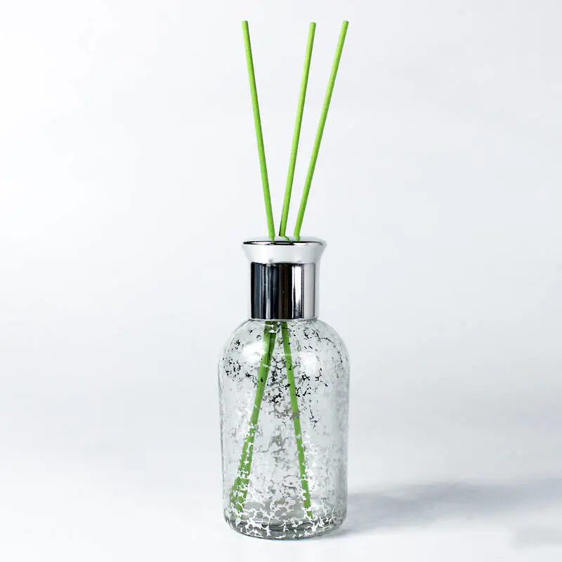 shiny silver reed diffuser bottle with fiber sticks