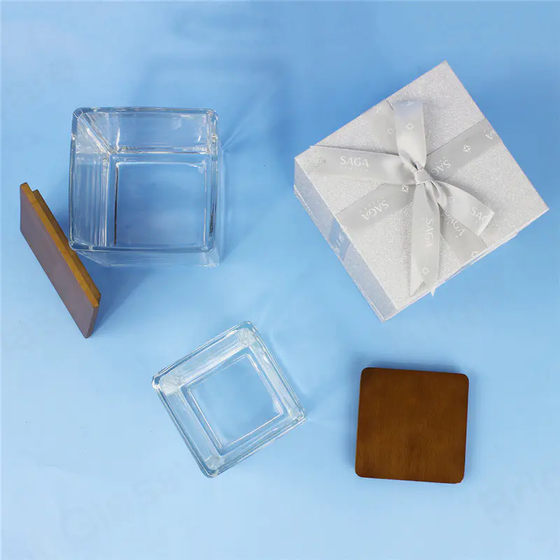 メリークリスマスプレゼントの豪華なガラス製の正方形のキャンドルジャー、木製の蓋と包装箱
