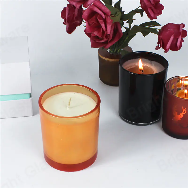 高品质香薰大豆蜡烛在玻璃罐中，用于家庭香气