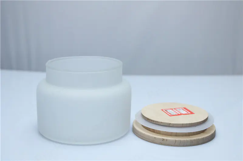 Venta caliente tarro de vela de vidrio esmerilado con tapas de madera personalizadas