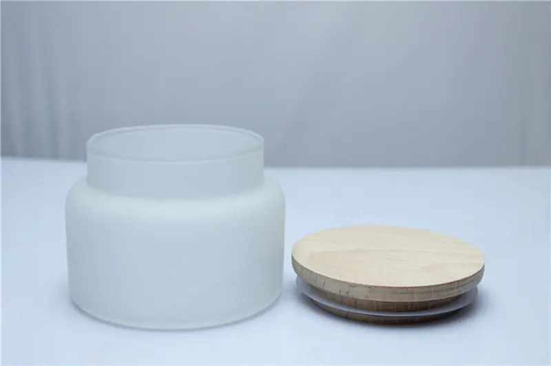 Venta caliente tarro de vela de vidrio esmerilado con tapas de madera personalizadas