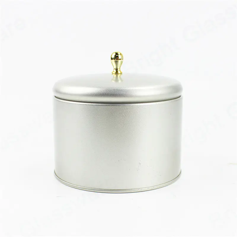 ろうそくを作るためのふたが付いている家の装飾の円形の金属の缶