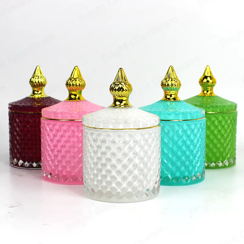 Vente en gros 230ml multicolore cristal verre géo coupé pot de bougie géométrique avec couvercle de bord en or pour les décorations de mariage de fête