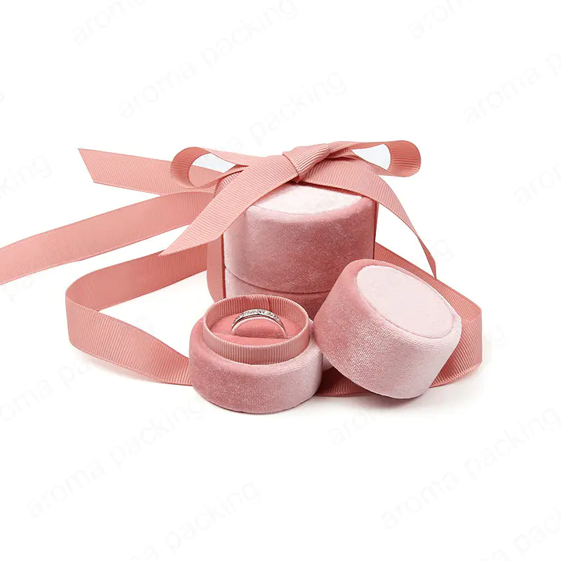 صندوق هدايا مجوهرات صغير أحمر الخدود الوردي المخملي الدائري مربع مع الشريط الحرير