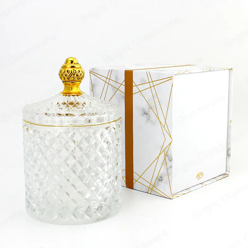 透明玻璃烛台罐与黄金边缘