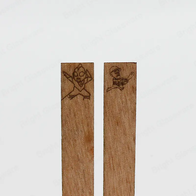 Engrosado logotipo personalizado respetuoso con el medio ambiente Mechas de velas de madera sin humo con soporte de hierro