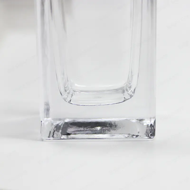 Vente en gros 30ml 40ml 50ml 100ml Bouteille carrée en verre de parfum de luxe pour parfum cosmétique liquide