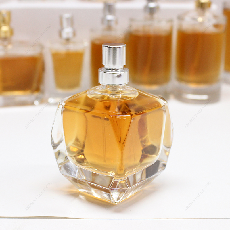 Échantillon gratuit Octogon Custom Glass Parfum Bouteille Forme pour les soins de la peau