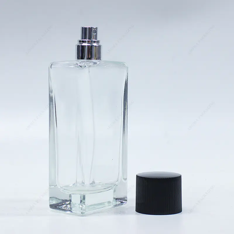 منتجات المصنع الجديدة زجاجة عطر زجاجية مربعة 100 مل GBC224 مع غطاء أسود