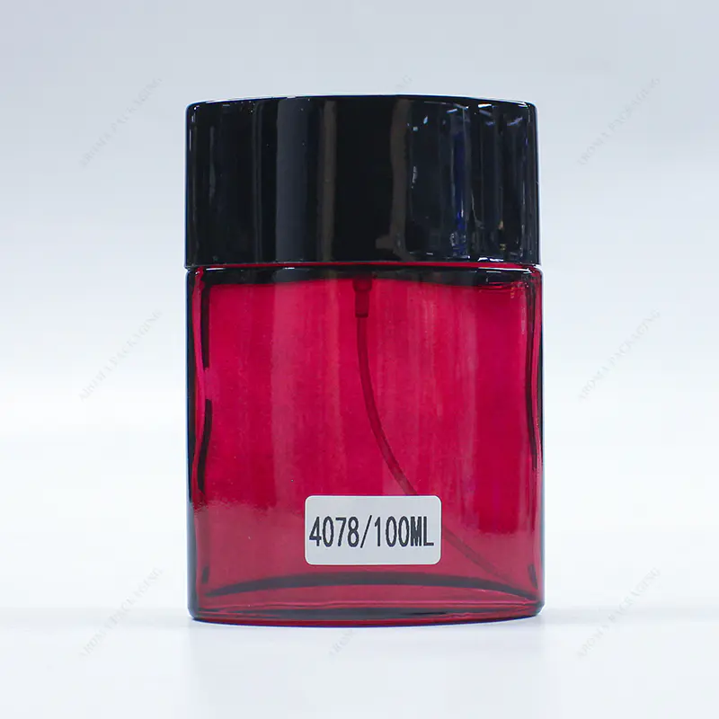 صنع المصنع زجاجة عطر زجاجية منقوشة باللون الأحمر المربع GBC275 بغطاء معدني