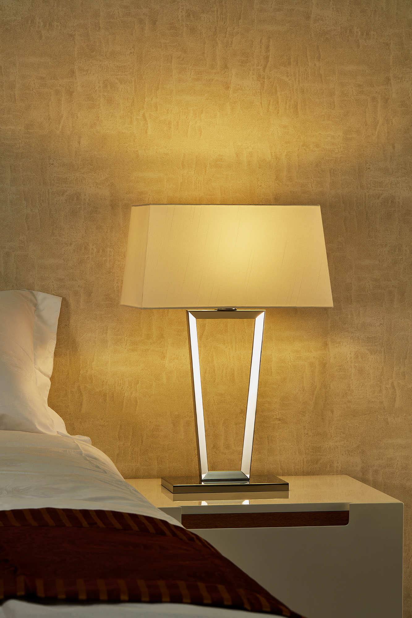 Pull 4723 | Table Lamp