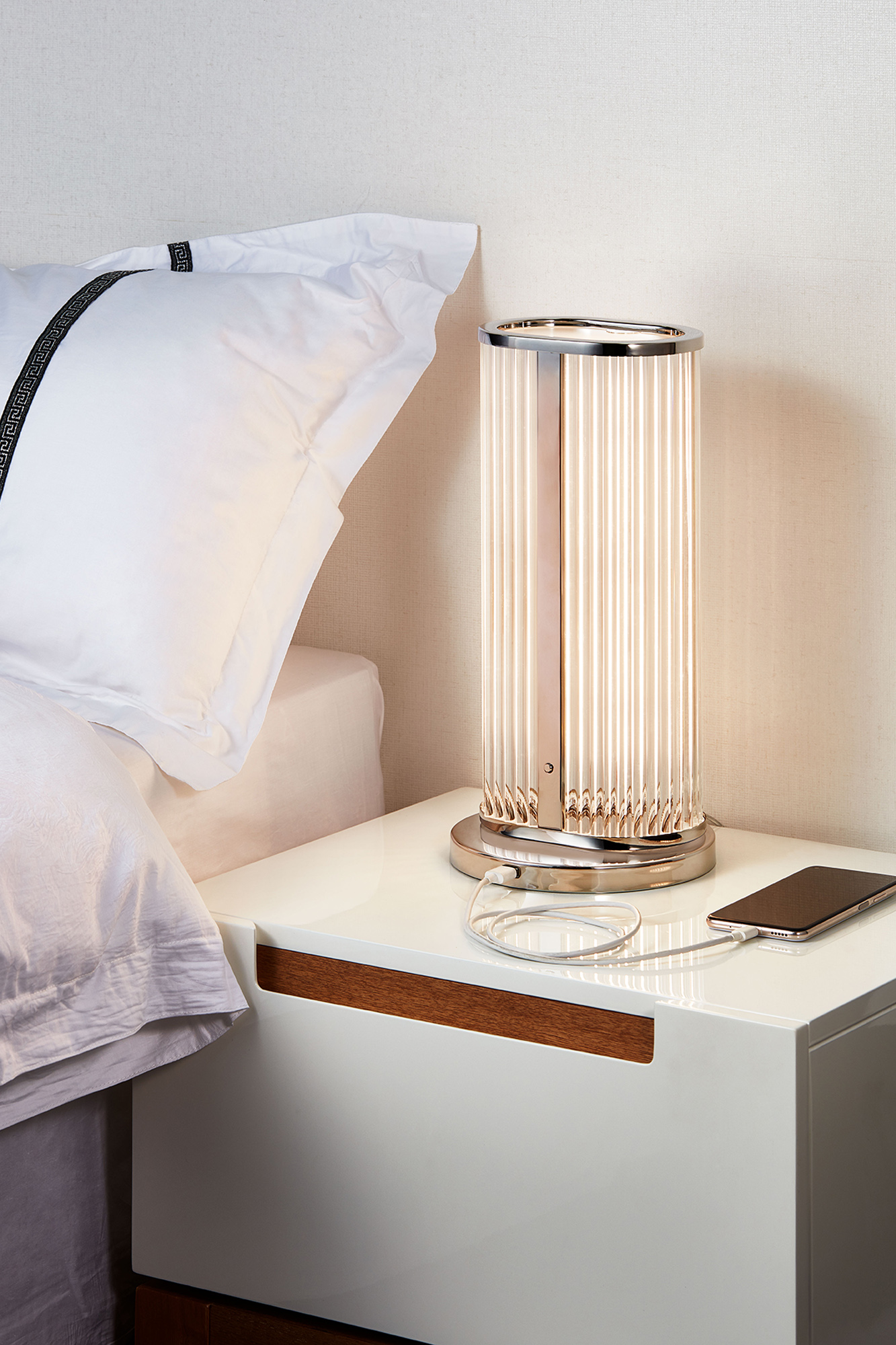Cool 4877 | Table Lamp