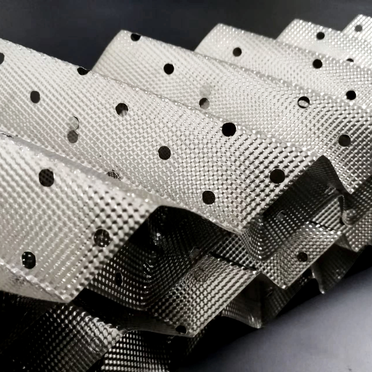 NSF سلسلة هيكلية - التعبئة الفولاذ المقاوم للصدأ المموج لوحة حشو