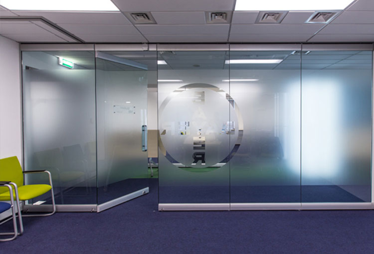 movable glass partition wall