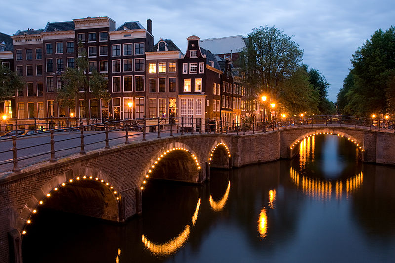 Amsterdam's bridge (from Wikipedia)