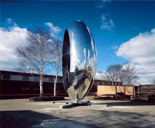 Mirror Stainless Steel Sculpture
