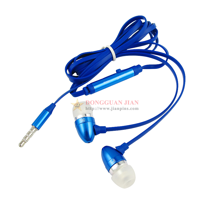 Blå platt kabel i hörlurar med plastglidkontroll