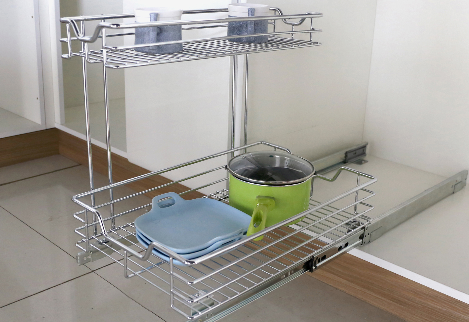 Soft-closing kitchen basket PTJ026G for cabinet