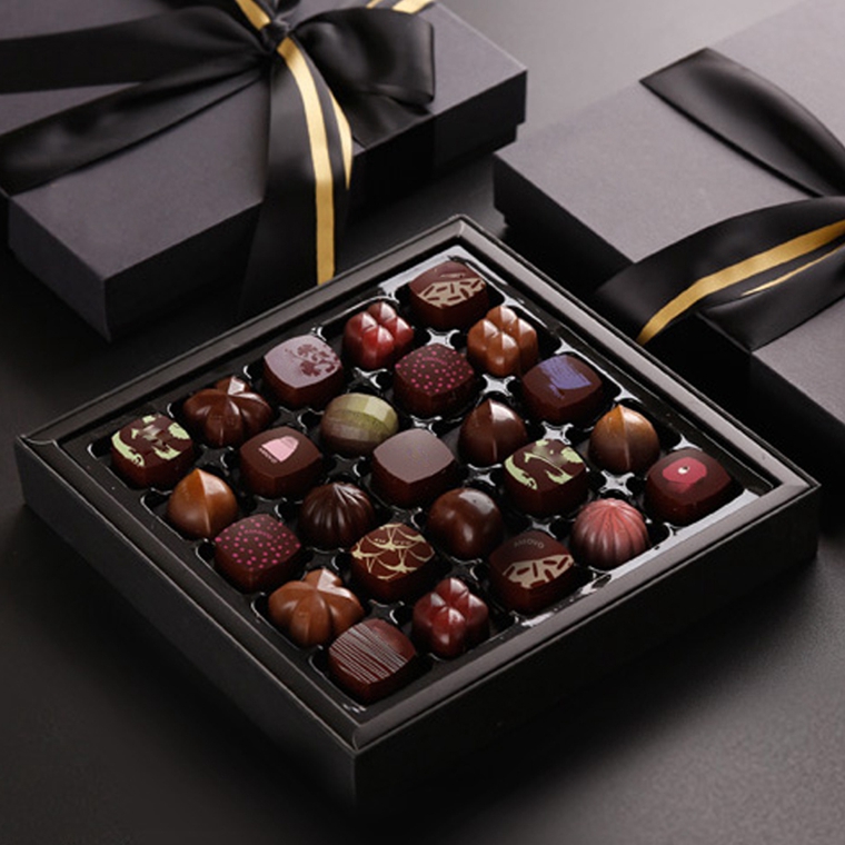 25 pcs load hand made chocolate gift box top and bottom chocolate gift box with plastic inner tray