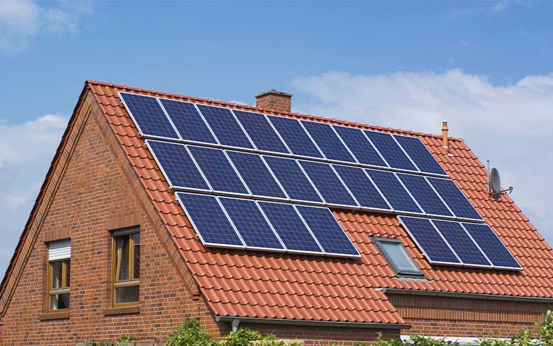 Système solaire sur le toit