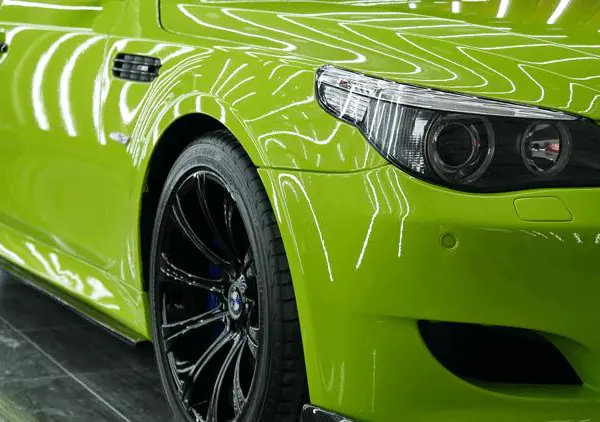 Dispersing and grinding solution for automotive paint