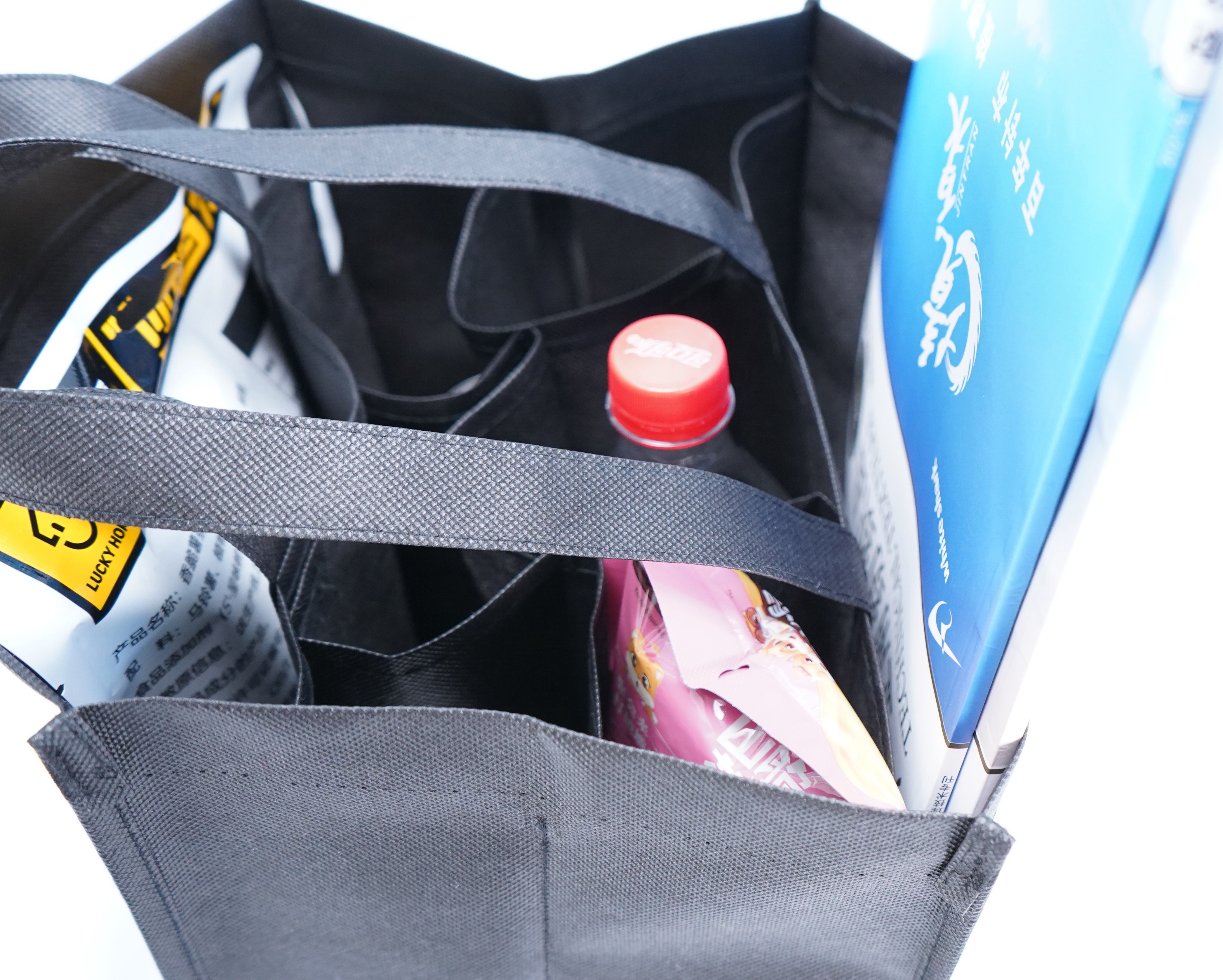 //v4-upload.goalsites.com/760/image_1653545837_big-size-pp-non-woven-sewing-wine-bag-for-6-bottles-also-can-used-as-picnic-bag-(8).JPG