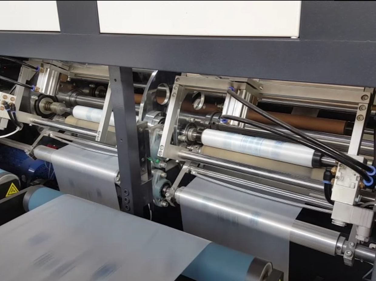 Mesin pembuatan beg penghubung garisan berganda (teras kertas)
