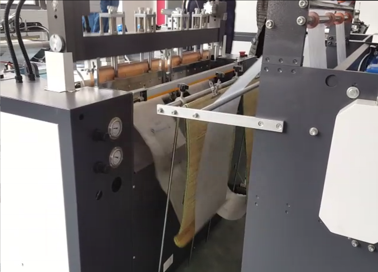 Maszyna do produkcji worków z podwójnymi liniami (rdzeń papierowy)