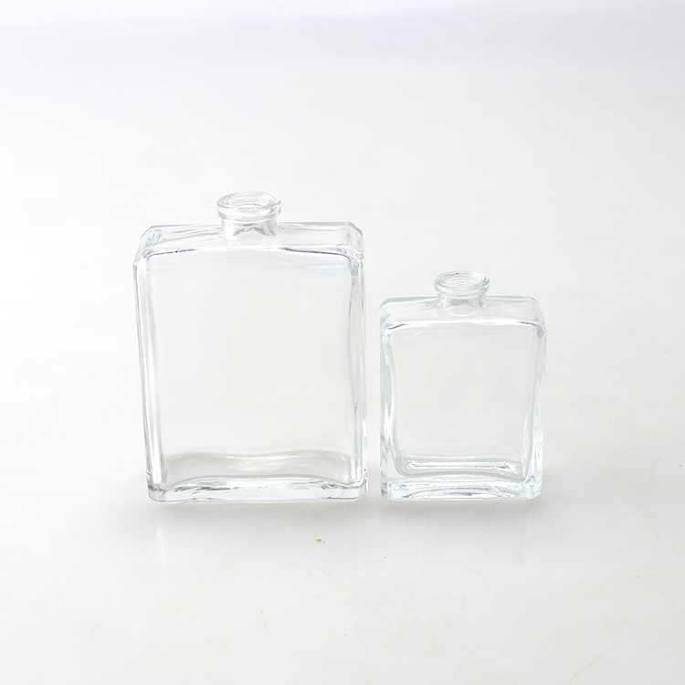 正方形のガラス香水瓶