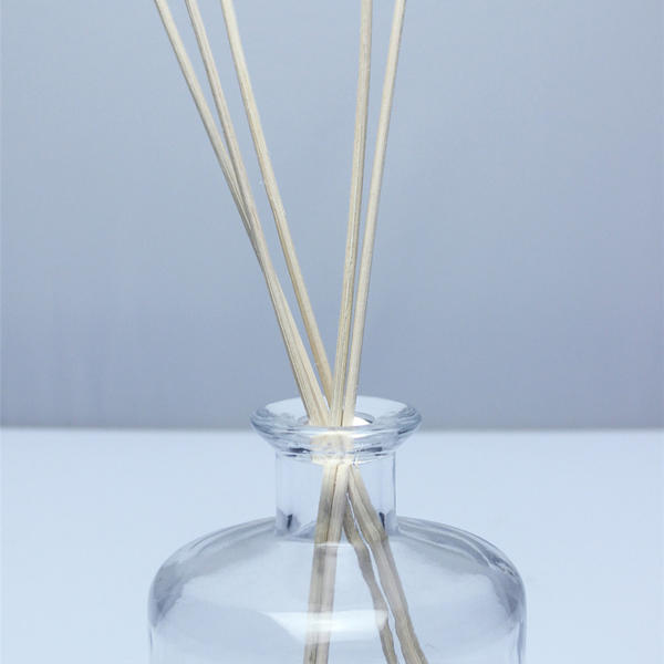 Hot Sales Customized Variety Of Round Bottom Luxury Clear Glass Diffuser Bottle