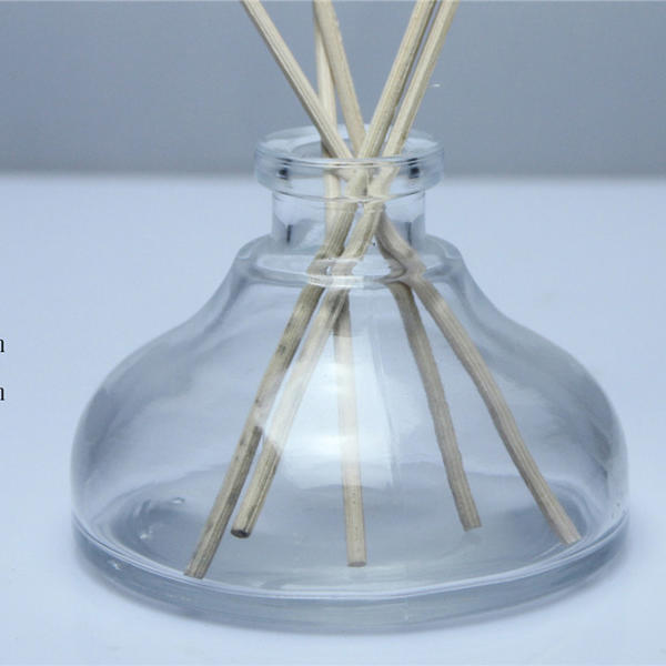 Hot Sales Customized Variety Of Round Bottom Luxury Clear Glass Diffuser Bottle