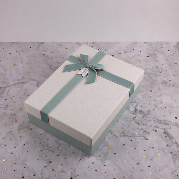 Delicate Cute Pink Green Gift Boxes Wholesale For Gifts From Relatives And Friends