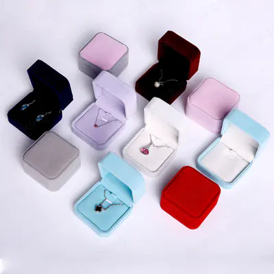 リング、イヤリング、ネックレスのための熱い販売の注文の色のベルベットの宝石箱の包装
