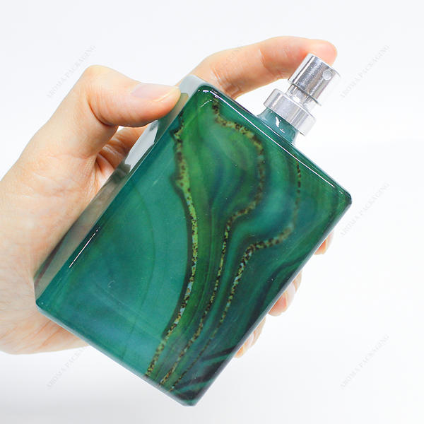 スキンケア用ポンプ付き無料サンプルスクエアエメラルドグリーンガラス香水瓶