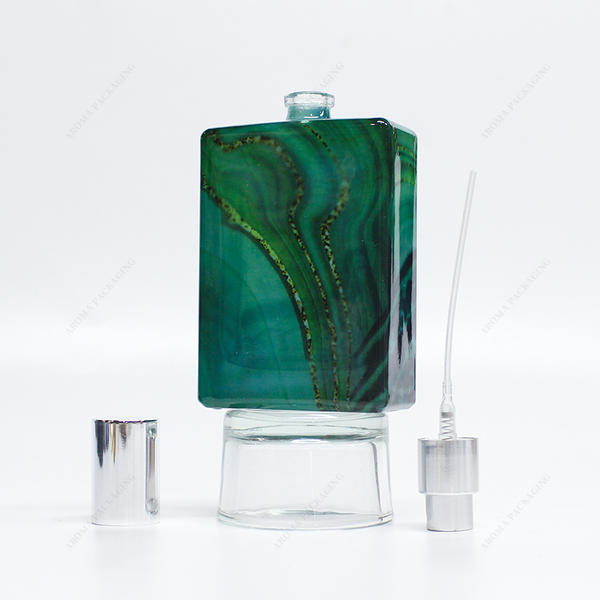 Free Sample Square Emerald Green Glass Perfume Bottle With Pump For Skincare