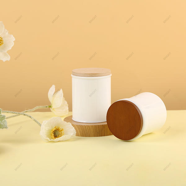 2023 New Style Top Quality White Glass Candle Jar with Wood Bamboo Lid