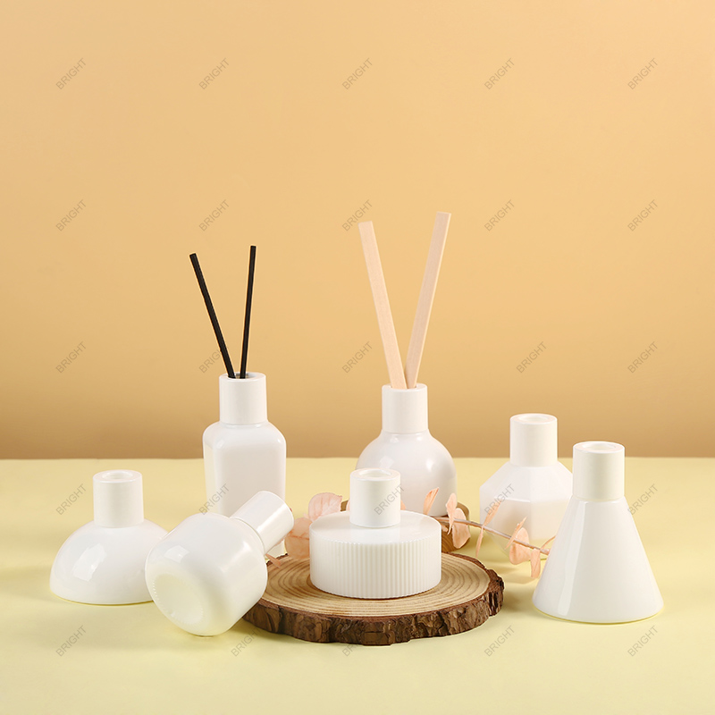Factory Wholesale Custom Shape White Glass Reed Diffuser Bottle with Fiber Stick