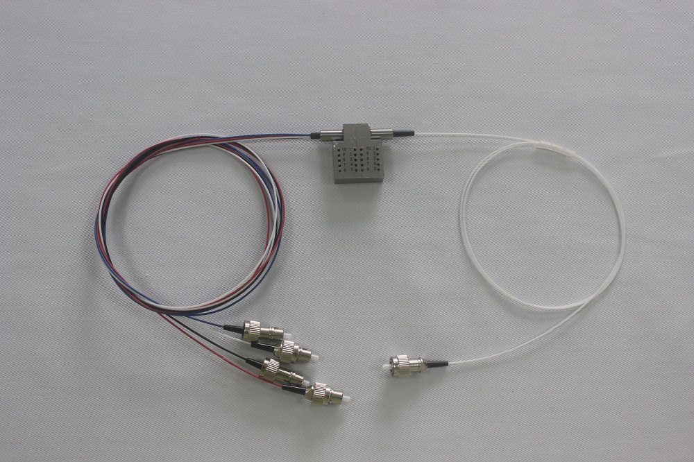 Mini interruptor óptico 1X4 (T)