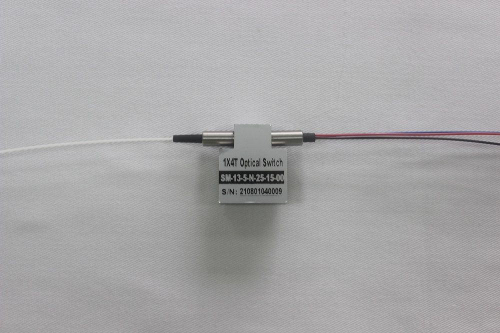 Mini interruptor óptico 1X4 (T)