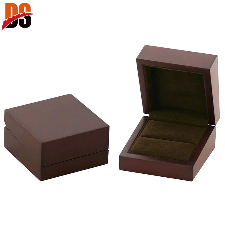 DSRB-001  High Gloss Lacquer Brown Square Matching Wooden Ring Box 