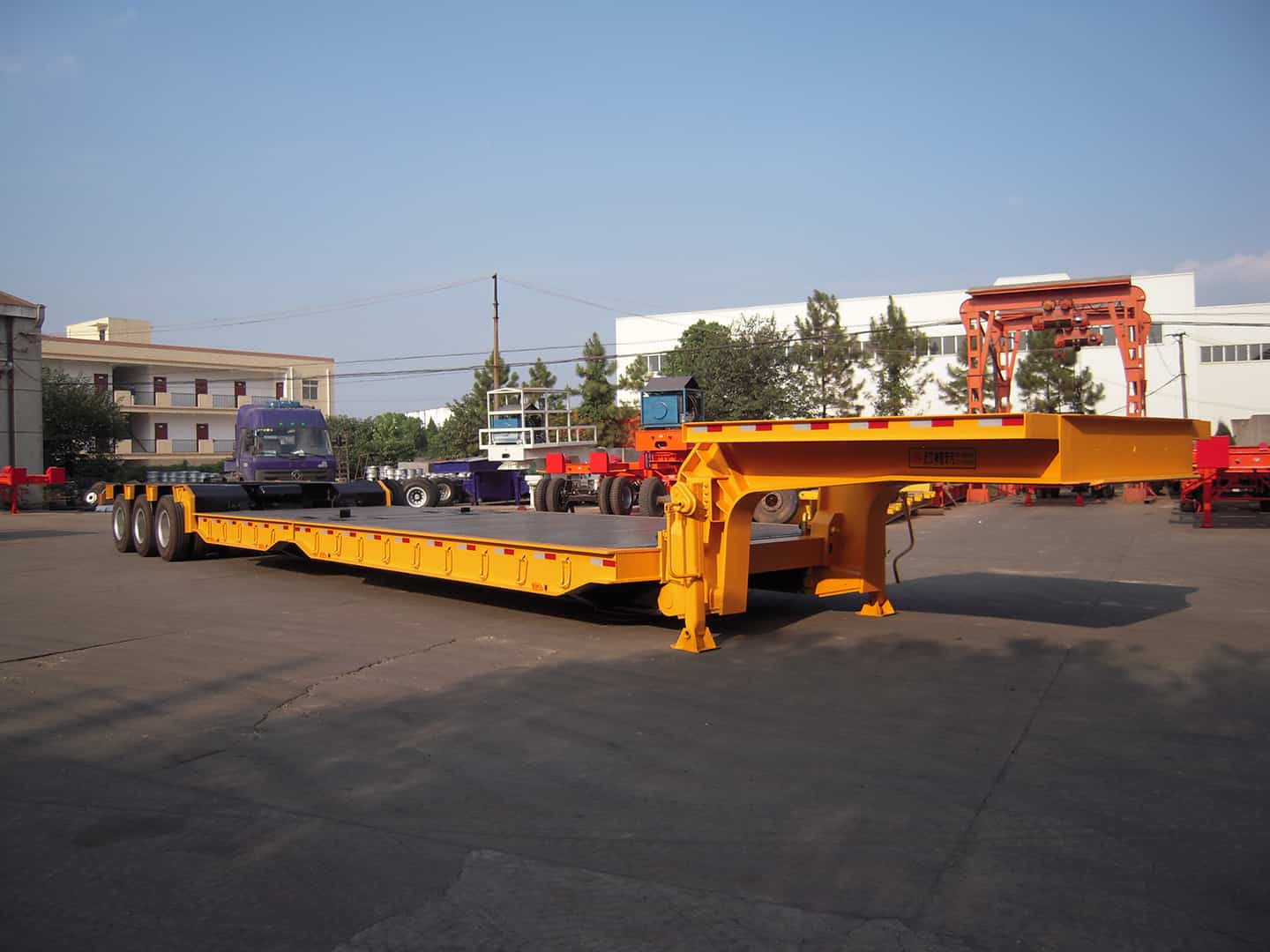Lowbed Semi-trailer (3 axle lines, 6 Axles)