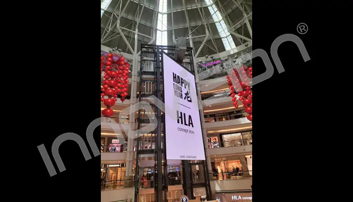 P1.53 LED indoor high resolution Double-sided led screen installed in the mall