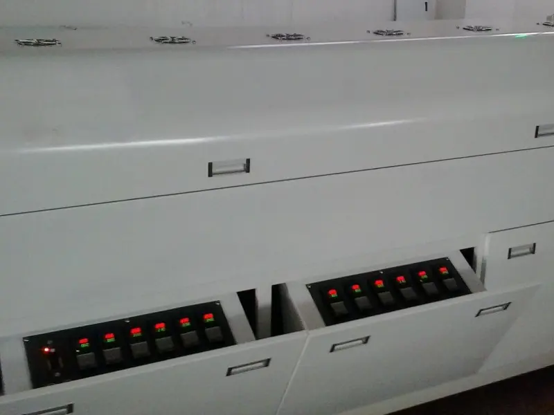 KS-635 Machine à souder à refusion d’air chaud à six zones de température entièrement contrôlée par ordinateur sans plomb?imageView2 / 1 / w / 71 / w / 71 / w / 71
